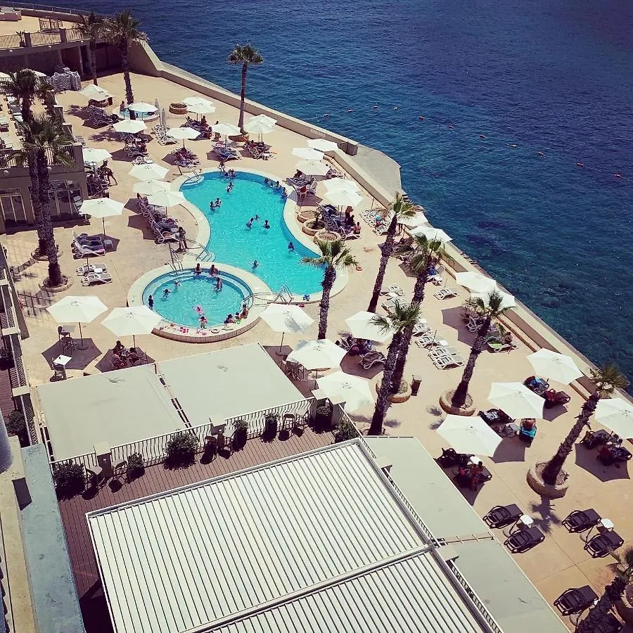 Cavalieri Art Hotel St. Julian's 4*,